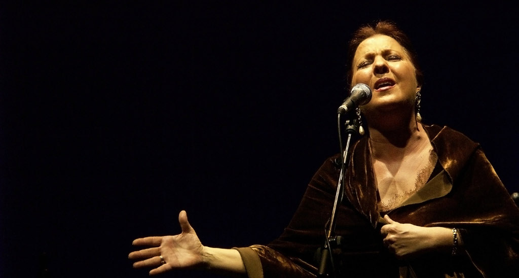 La cantaora Carmen Linares ofrece en Orihuela concierto homenaje a Miguel Hernández.